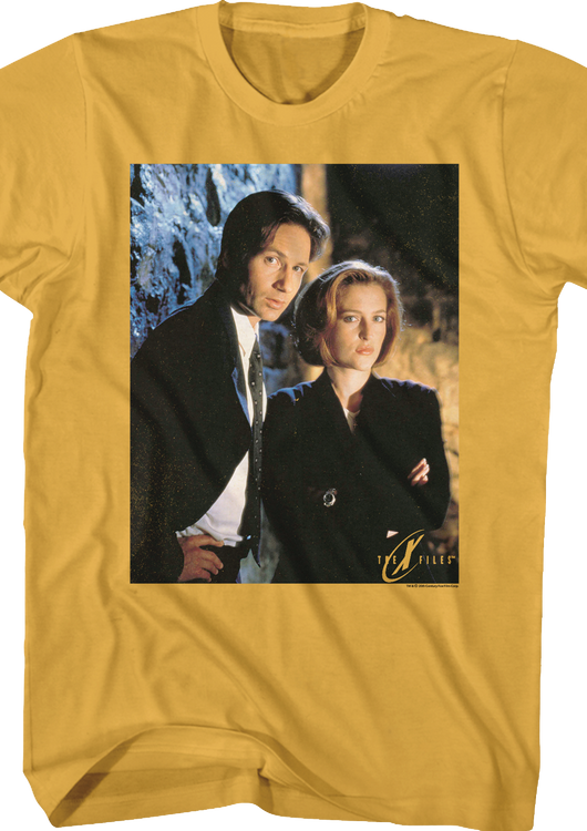 Special Agents Fox Mulder and Dana Scully X-Files T-Shirt - main product image